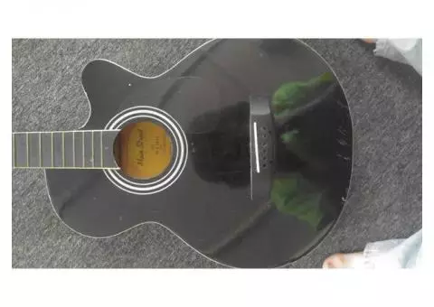 Starter mainstreet acoustic guitar